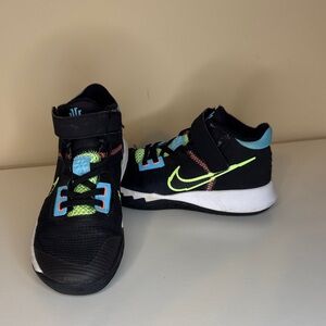 Nike Kids Black and Neon Green Sneakers